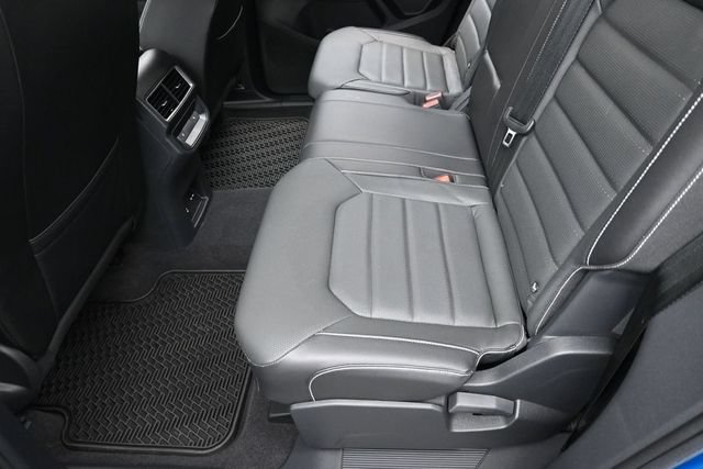 Used 2024 Volkswagen Atlas Cross Sport SEL R-Line AWD/4WD image 22