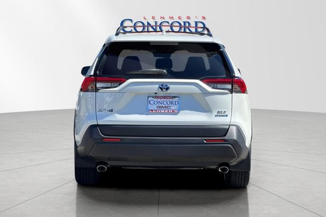 Used 2022 Toyota RAV4 XLE Premium image 5