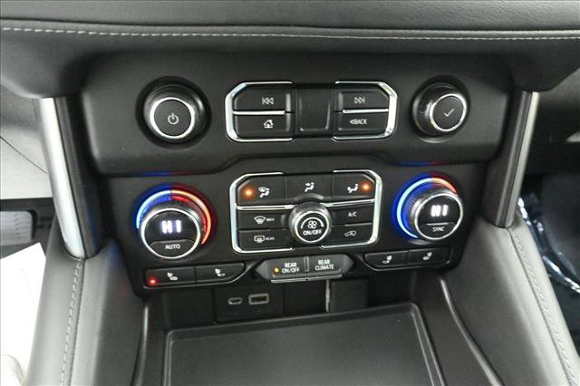 Used 2021 Chevrolet Suburban LT RWD image 16