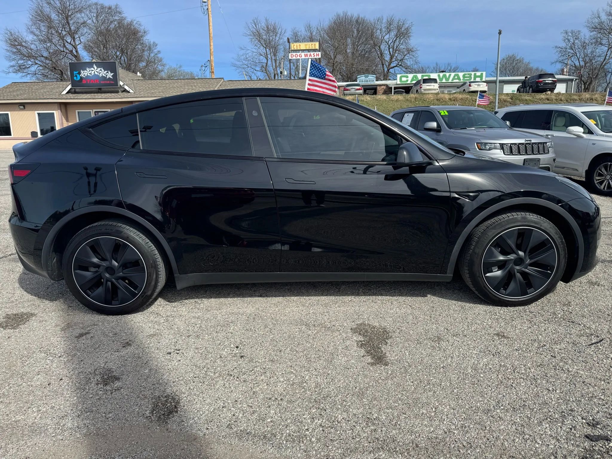 Used 2024 Tesla Model Y Long Range image 2