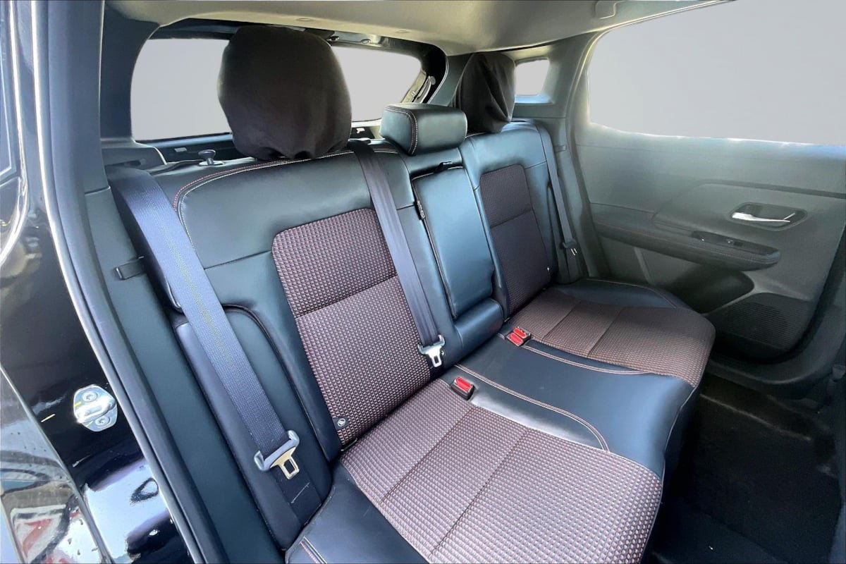 Used 2025 Nissan Kicks SR FWD image 27