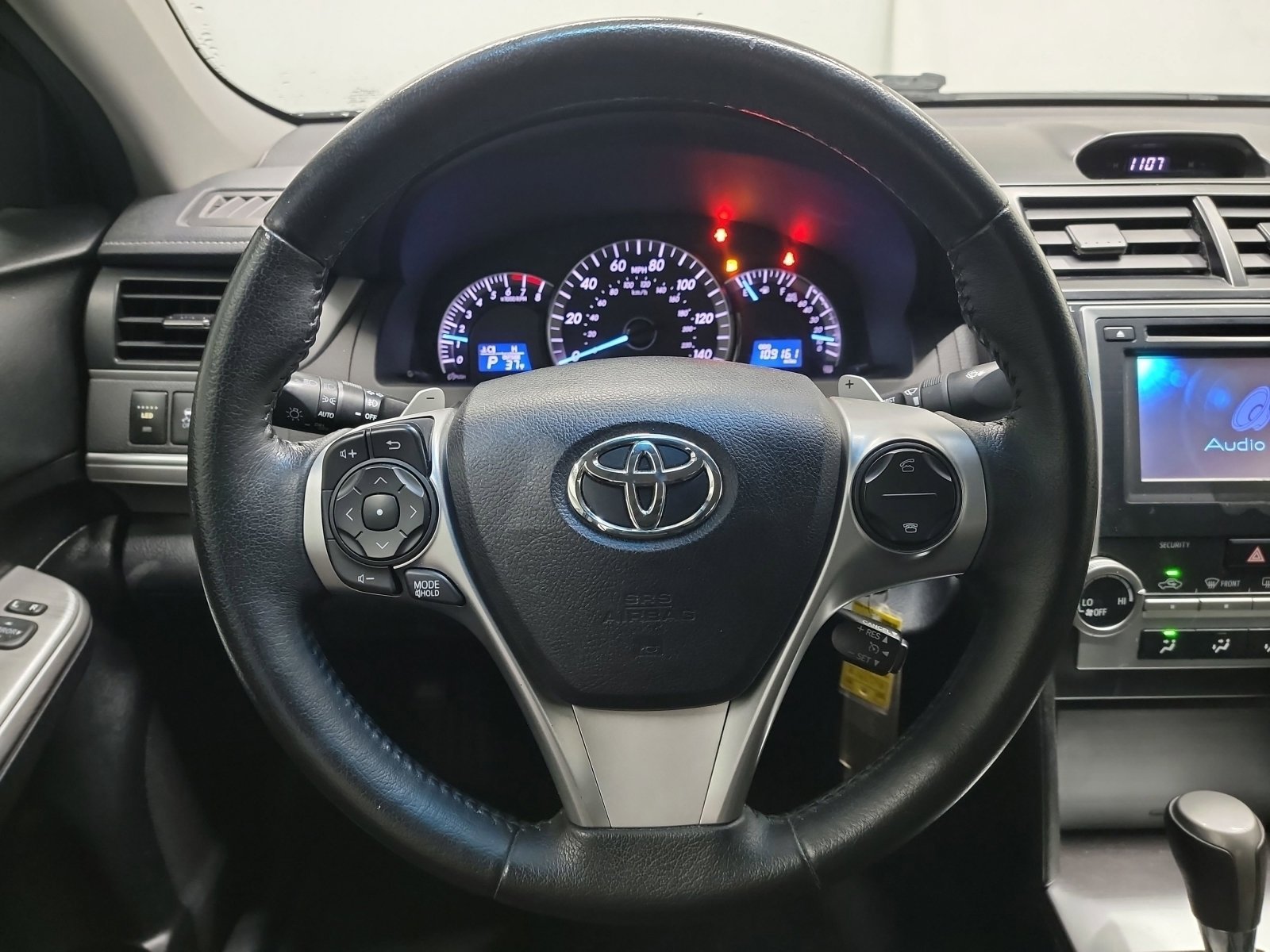 Used 2014 Toyota Camry SE image 17