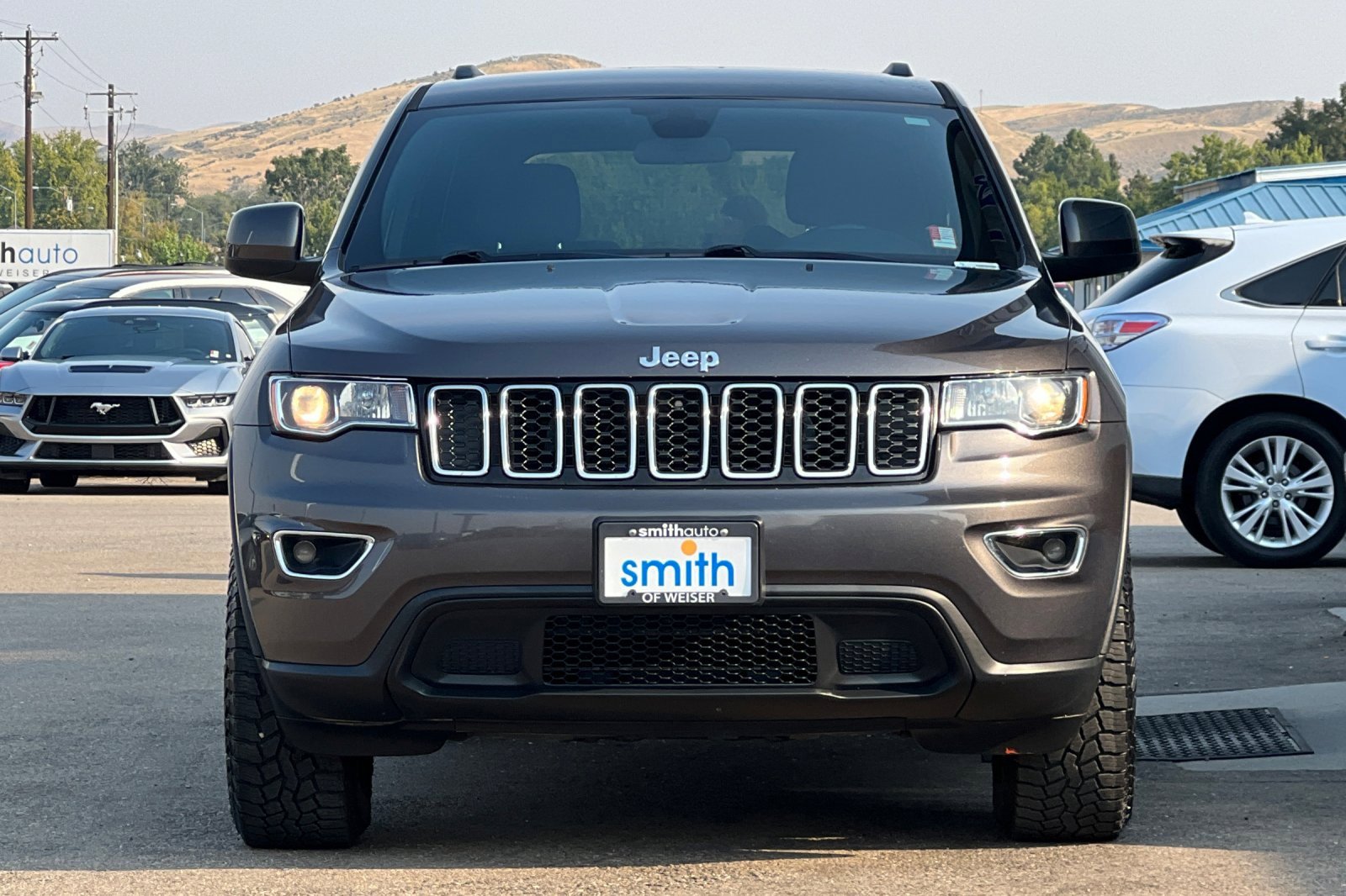 Used 2019 Jeep Grand Cherokee Laredo image 9