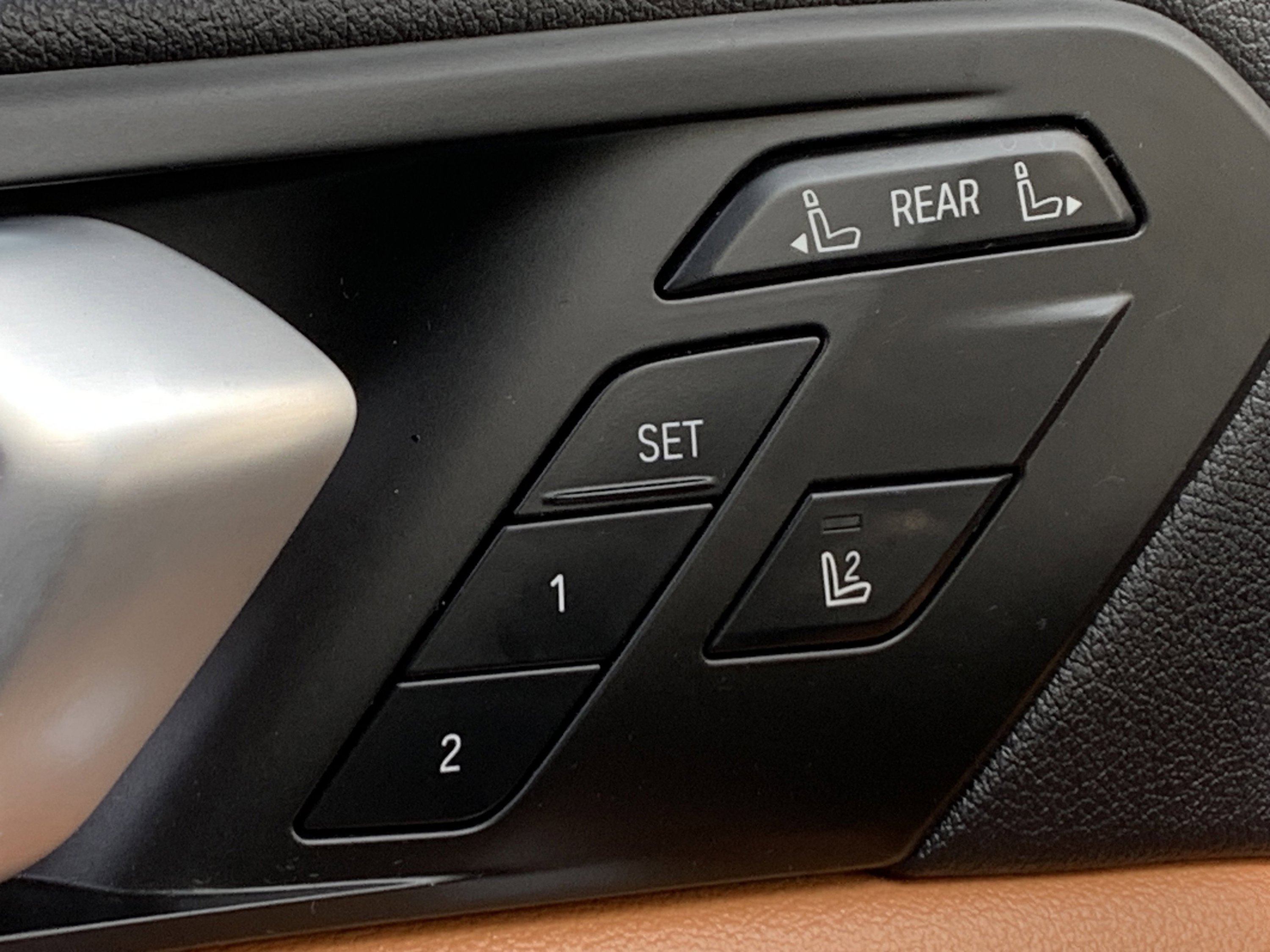 Used 2022 BMW X7 xDrive40i w/ M Sport Package image 22