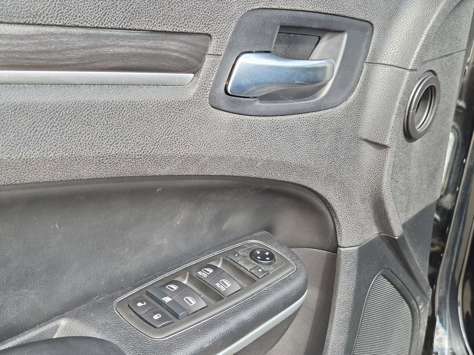 Used 2021 Chrysler 300 Touring L AWD/4WD image 12