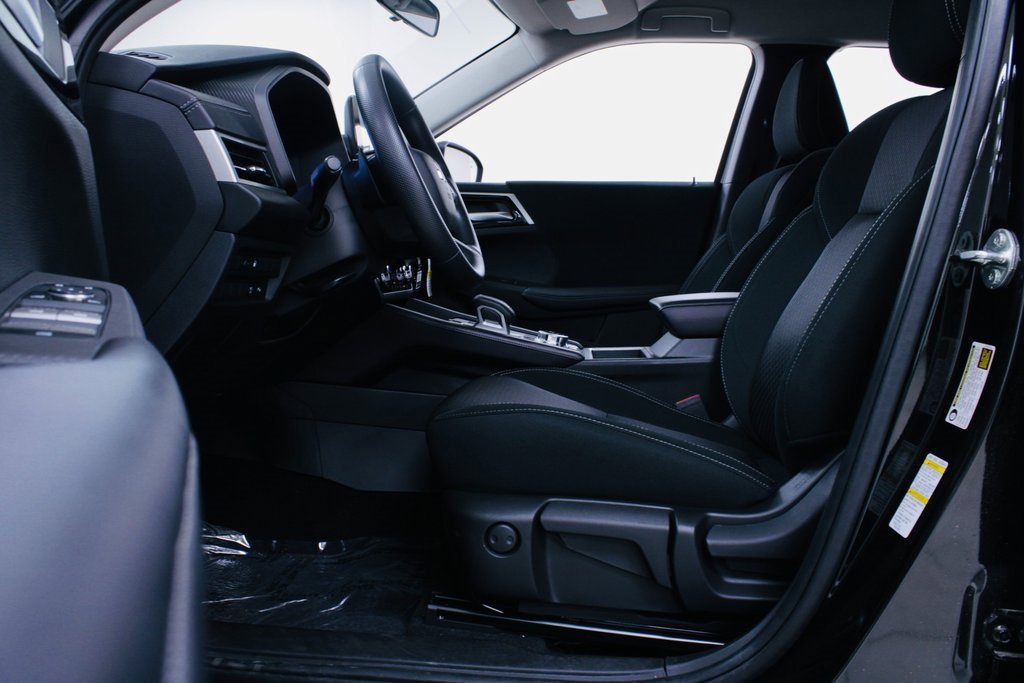 Used 2024 Mitsubishi Outlander ES image 4