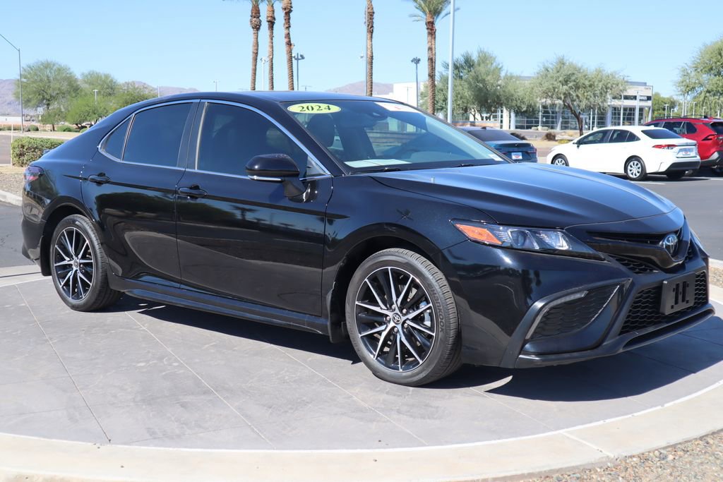 Certified 2024 Toyota Camry SE image 3