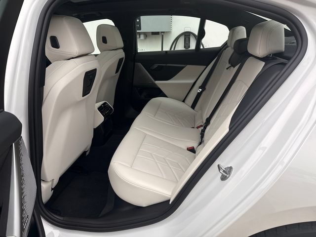 Used 2024 BMW 530i w/ Executive Package RWD image 24
