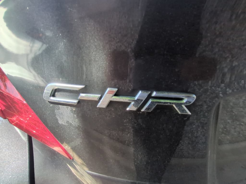 Used 2020 Toyota C-HR XLE FWD image 9