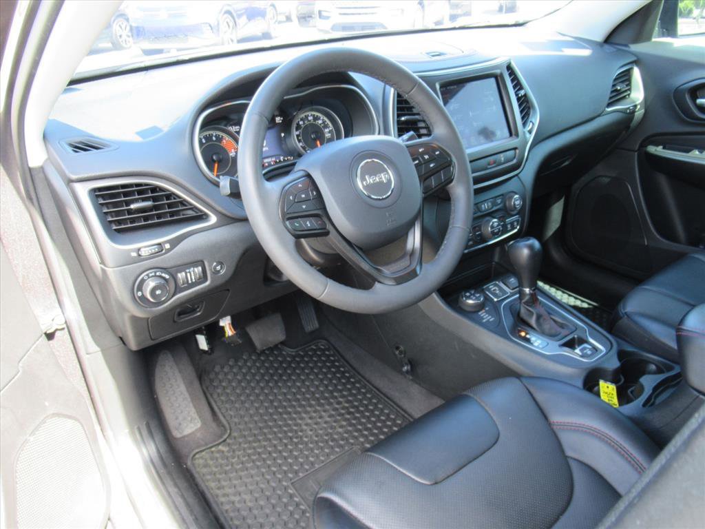 Used 2022 Jeep Cherokee Trailhawk w/ Premium Leather Package AWD/4WD image 15