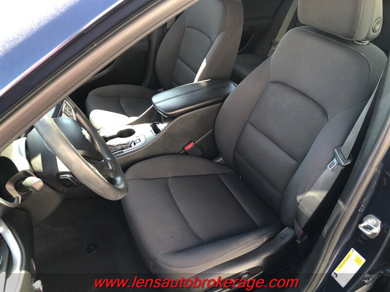 Used 2022 Chevrolet Malibu LT FWD image 12