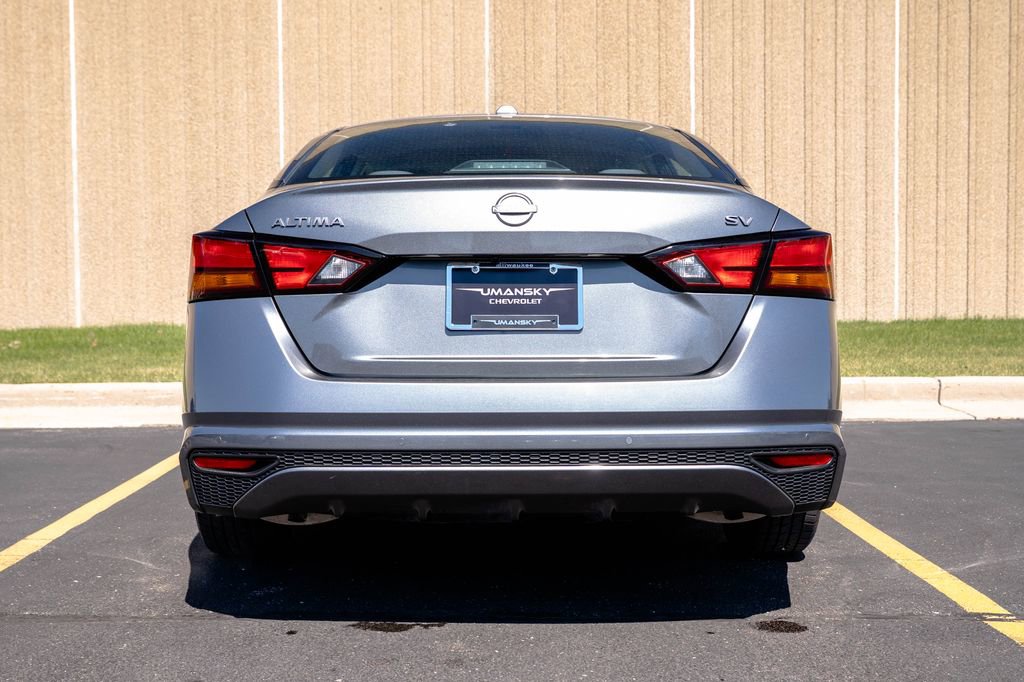 Used 2024 Nissan Altima 2.5 SV FWD image 8