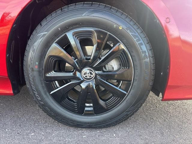 Used 2017 Toyota Prius Prime Advanced w/ Carpet Mat Package image 30