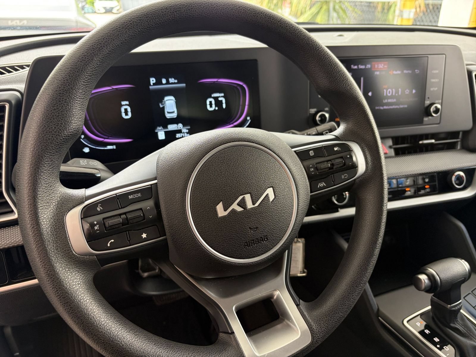 Used 2025 Kia Sportage LX FWD image 27