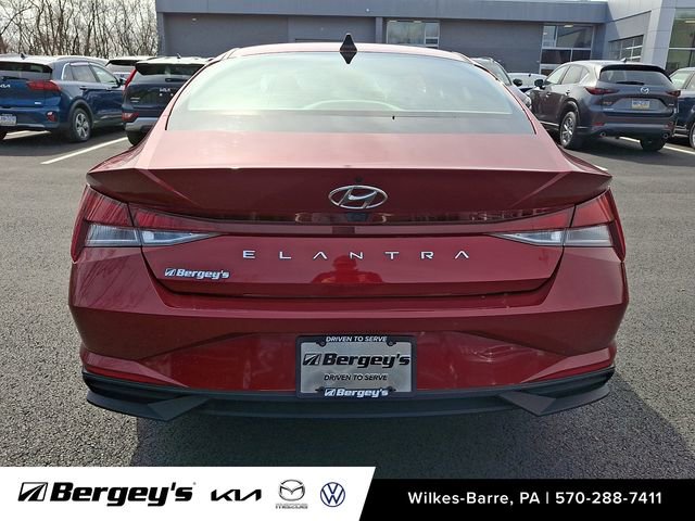 Used 2023 Hyundai Elantra SEL w/ Convenience Package image 6