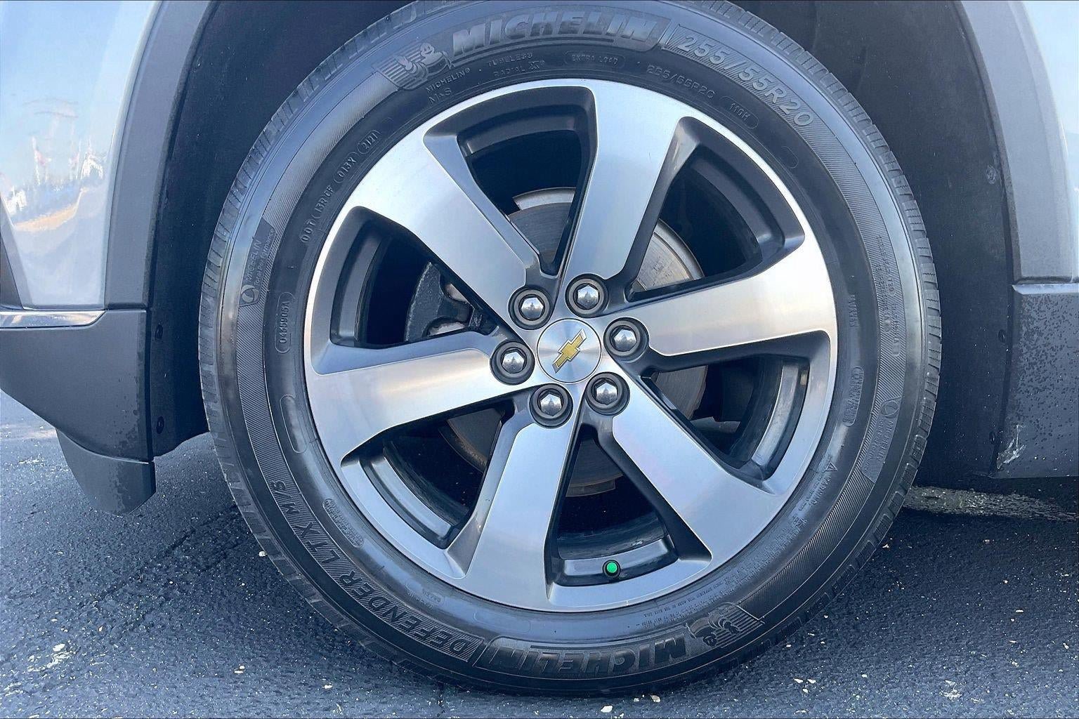Used 2018 Chevrolet Traverse LT w/ LPO, 'HIT The Road' Package FWD image 9