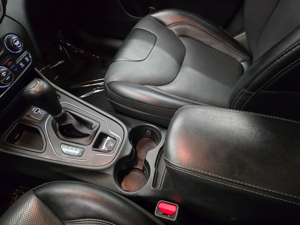 Certified 2022 Jeep Cherokee Latitude Lux FWD image 26
