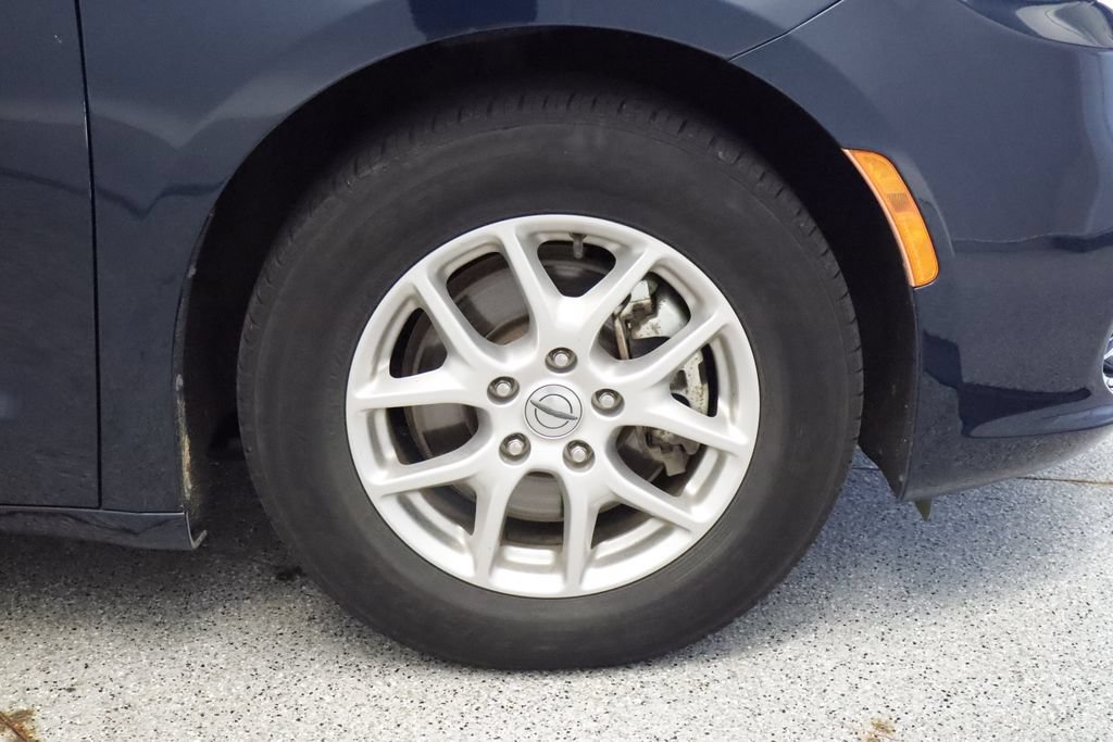 Certified 2023 Chrysler Pacifica Touring-L FWD image 14