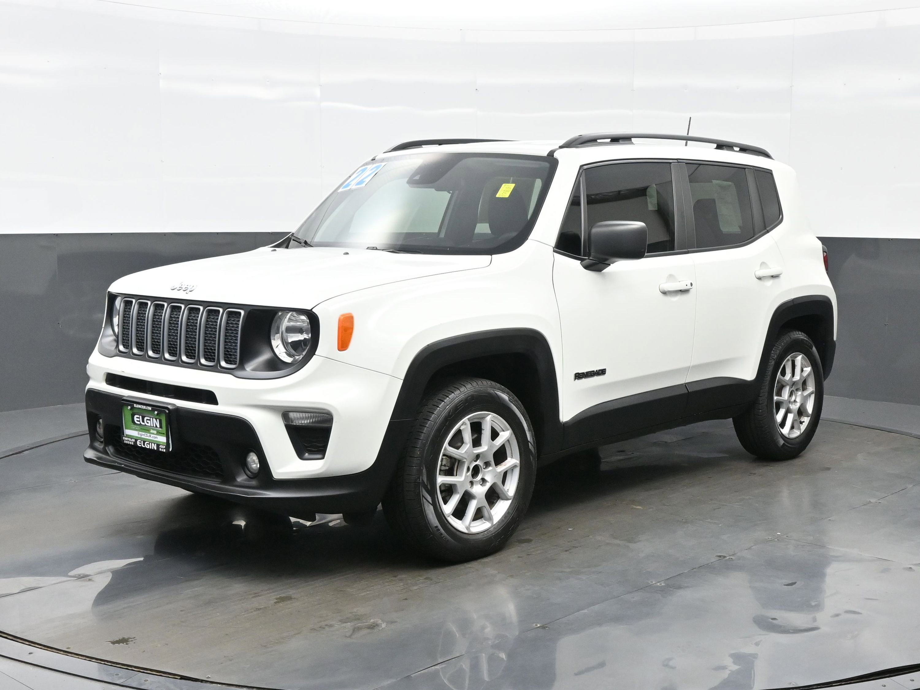 Used 2022 Jeep Renegade Latitude AWD/4WD image 2