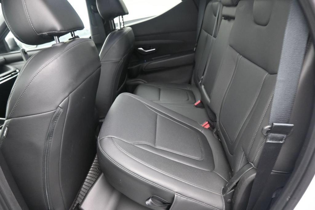 Used 2025 Hyundai Santa Cruz SEL FWD image 14