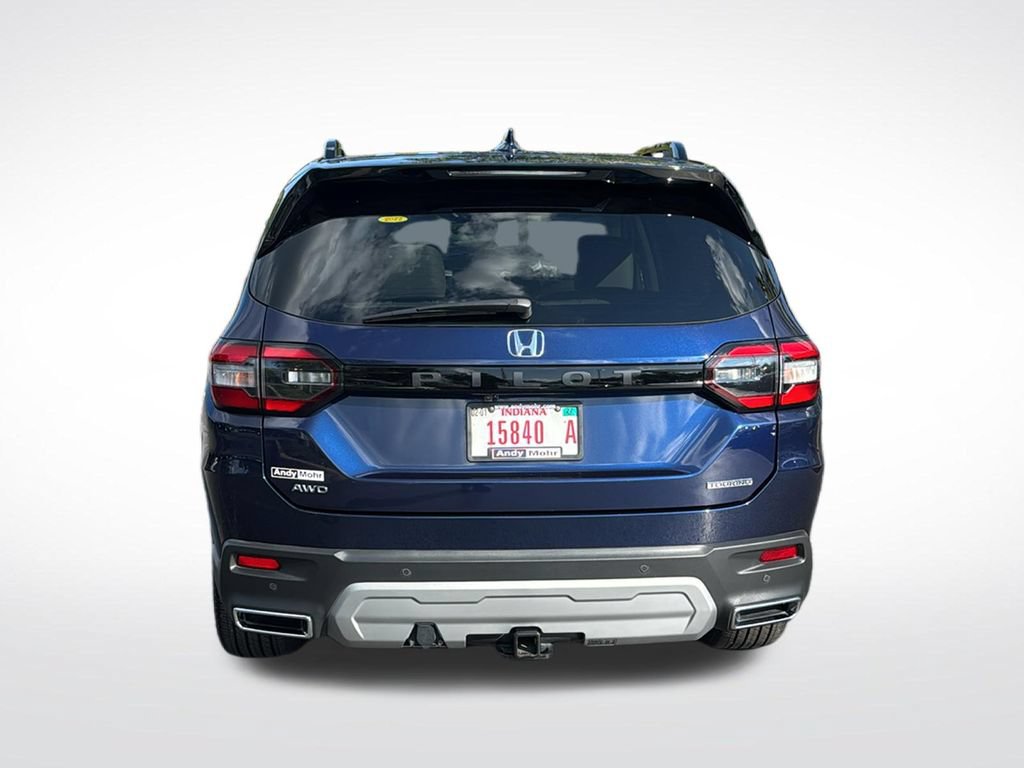 Certified 2025 Honda Pilot Touring image 6