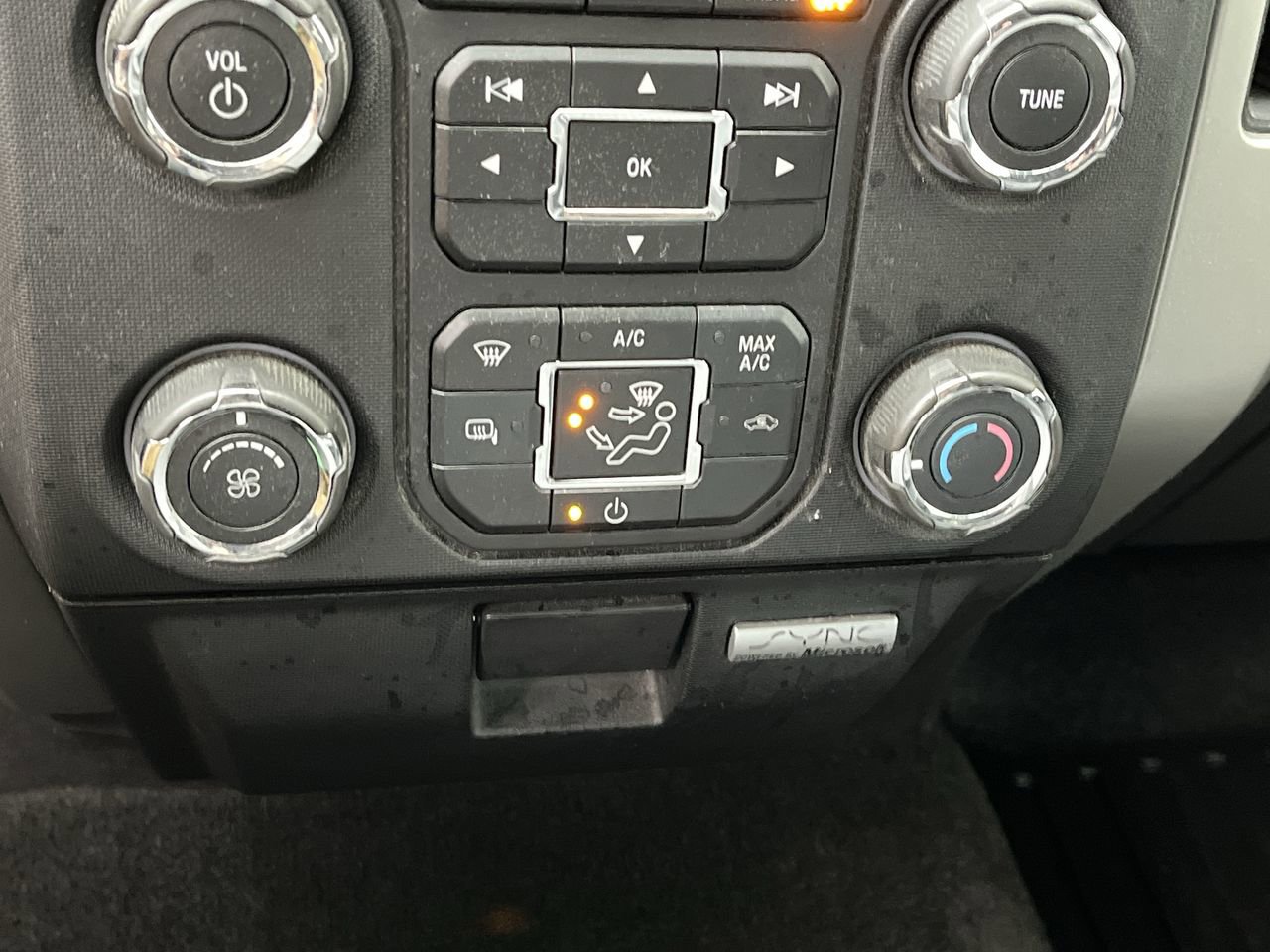 Used 2013 Ford F150 XLT w/ Mid Equipment Group AWD/4WD image 19