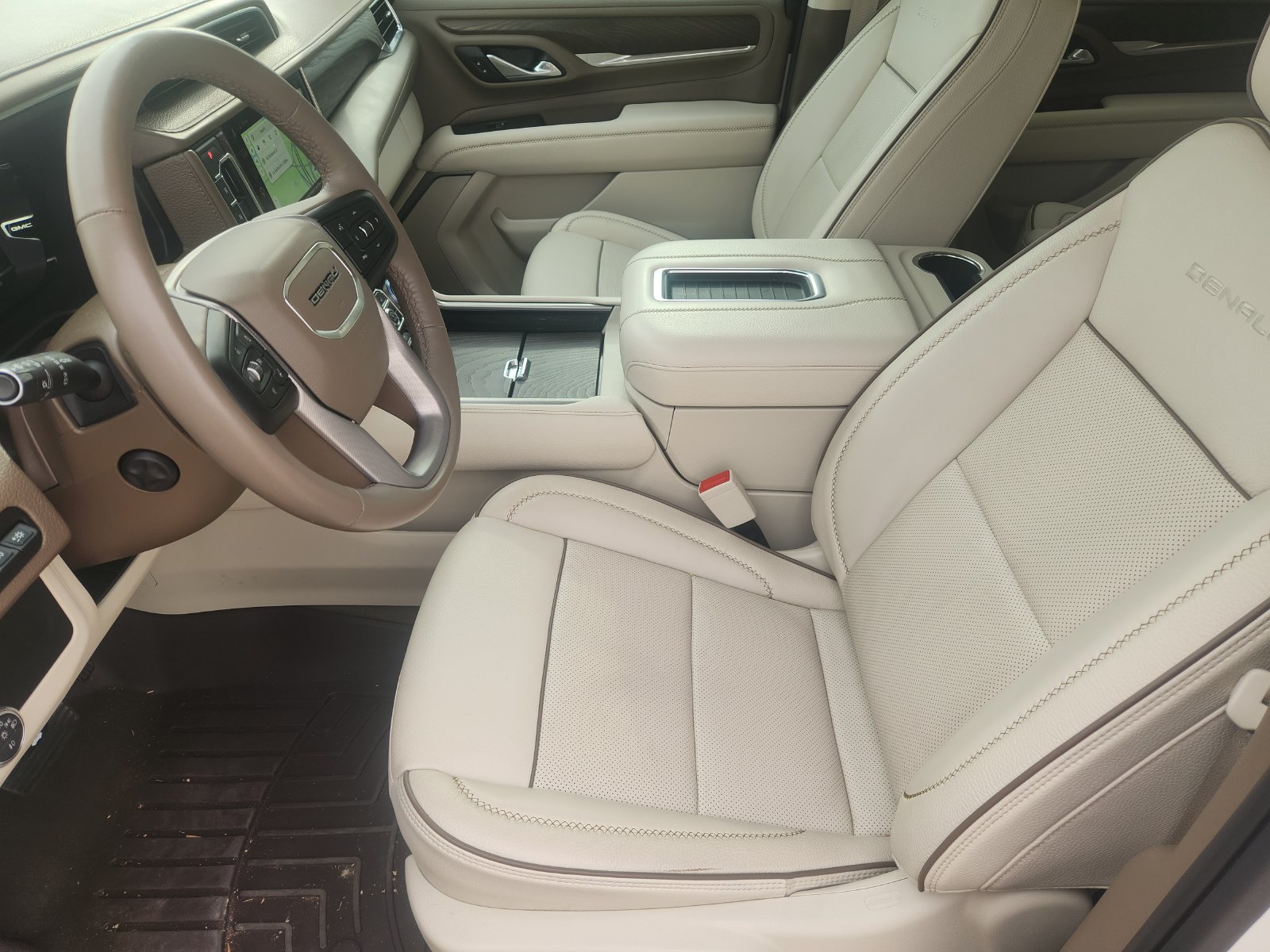 Used 2022 GMC Yukon Denali RWD image 16