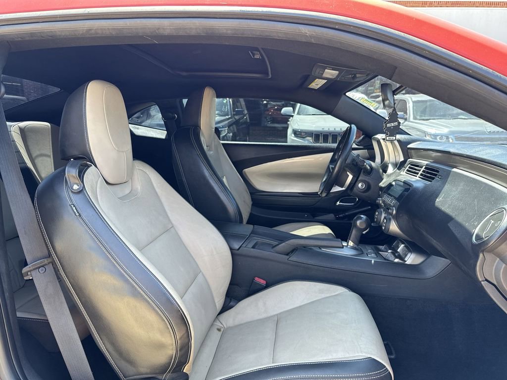 Used 2010 Chevrolet Camaro LT RWD image 21