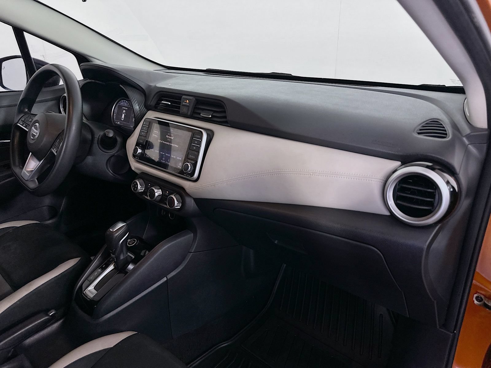 Used 2020 Nissan Versa SV FWD image 26