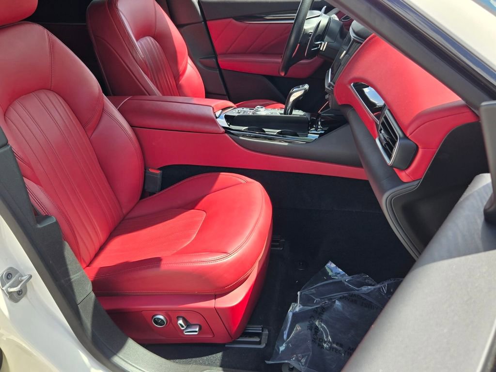 Used 2022 Maserati Levante Modena image 16