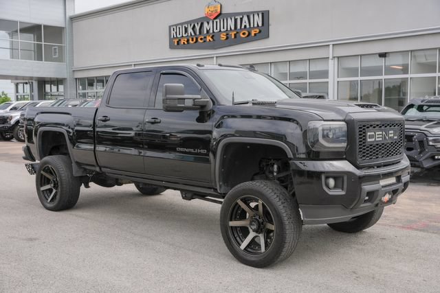 Used 2018 GMC Sierra 2500 Denali w/ Duramax Plus Package AWD/4WD image 3