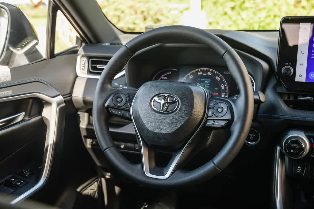 Used 2025 Toyota RAV4 XSE w/ Weather Package AWD/4WD image 12