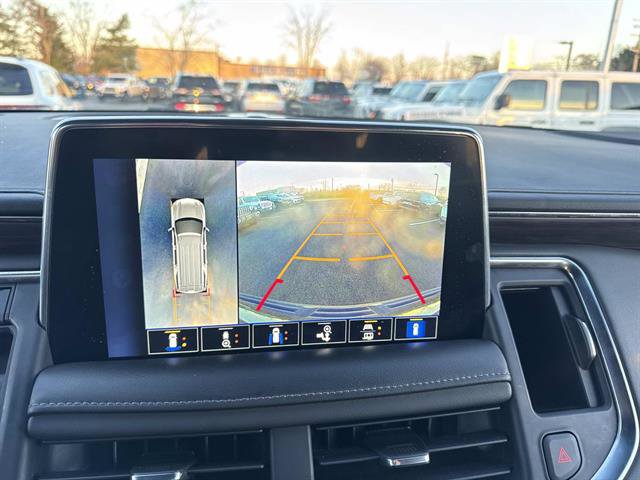 Used 2022 Chevrolet Suburban LT w/ Luxury Package image 14