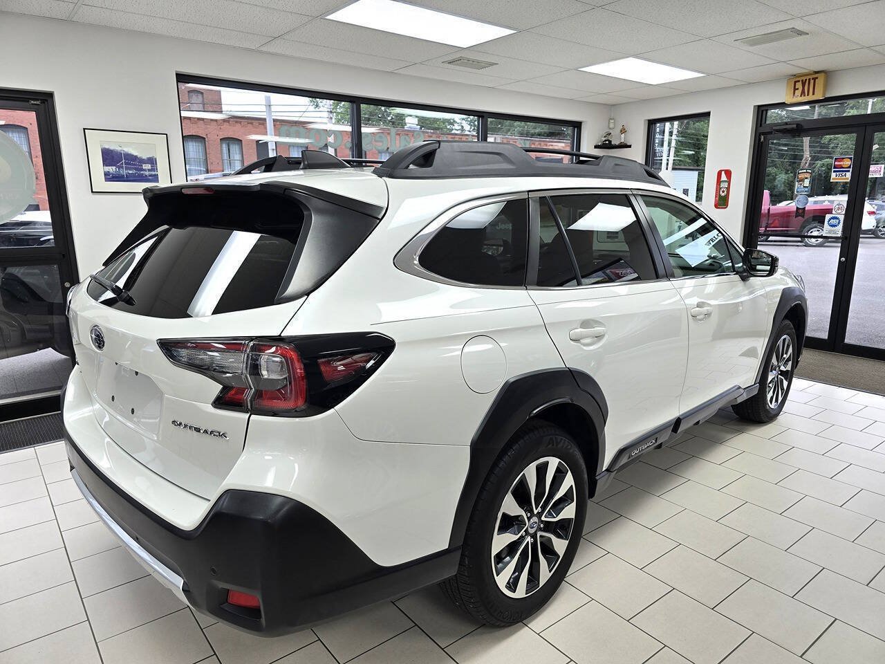 Used 2023 Subaru Outback Limited AWD/4WD image 14