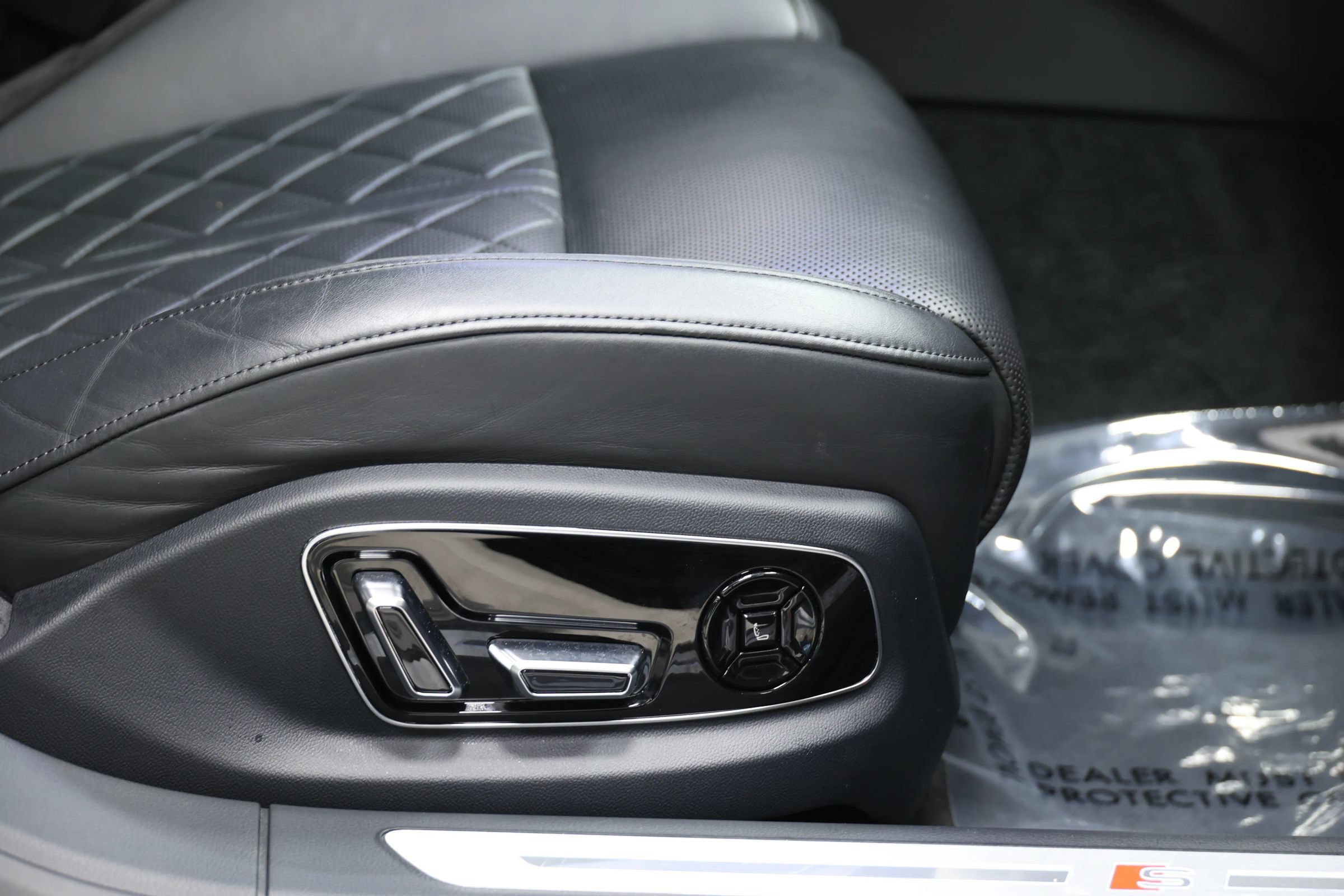 Used 2020 Audi S8 L w/ S8 Executive Package AWD/4WD image 71