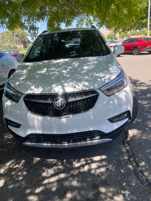Used 2020 Buick Encore Essence FWD image 2