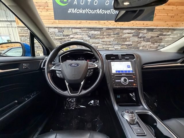 Used 2019 Ford Fusion Titanium AWD/4WD image 17
