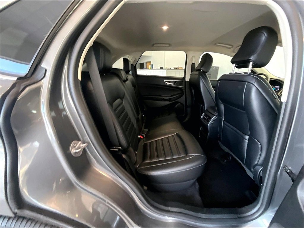 Used 2023 Ford Edge SEL image 16