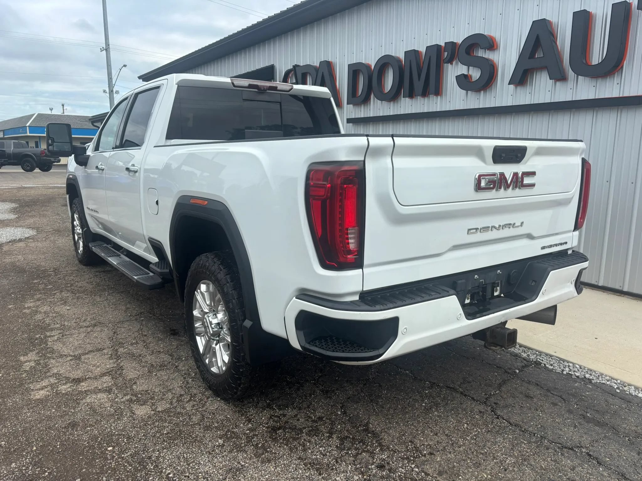Used 2020 GMC Sierra 2500 Denali w/ Denali Ultimate Package AWD/4WD image 3