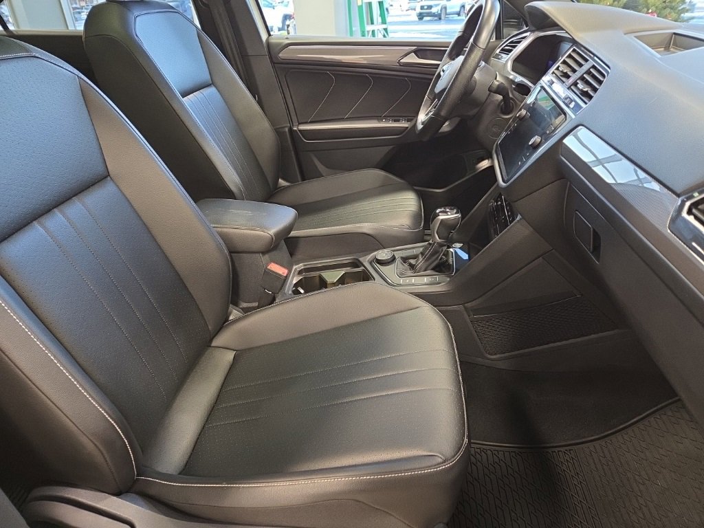 Used 2022 Volkswagen Tiguan SE R-Line image 20