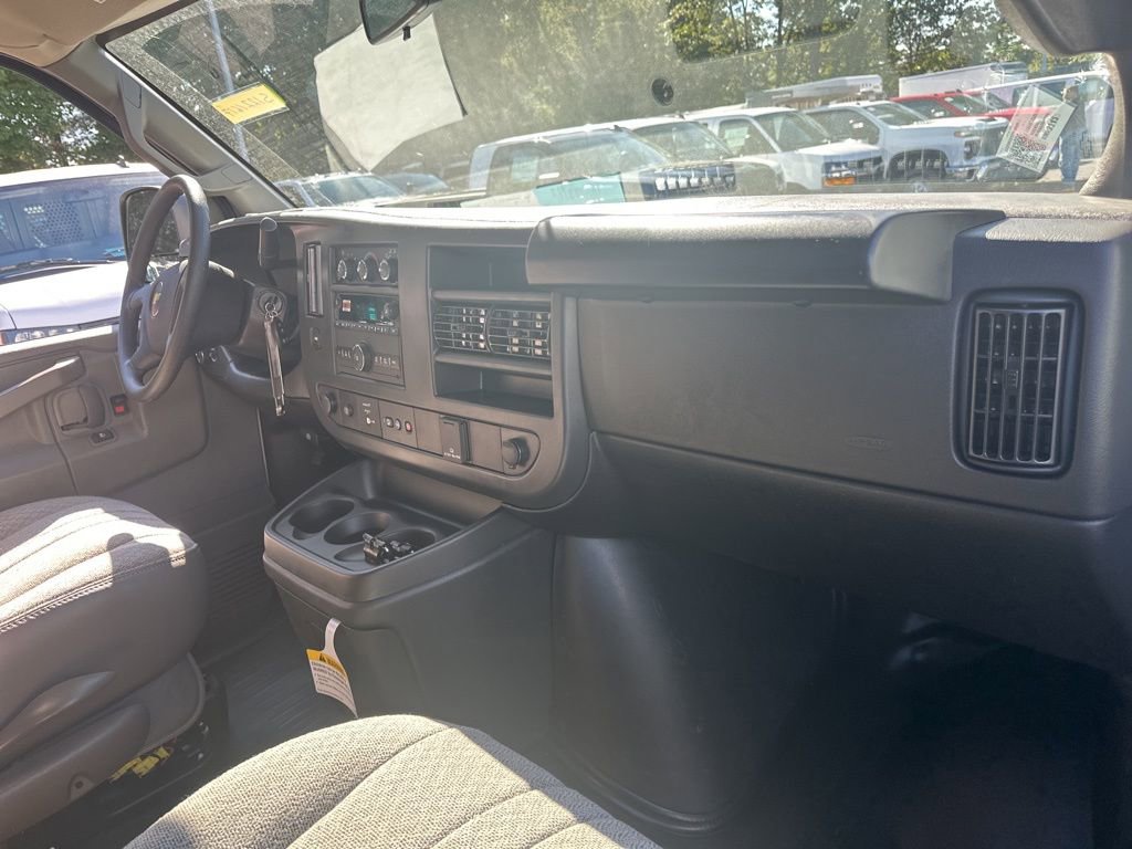 New 2025 Chevrolet Express 2500 Work Van w/ Driver Convenience Package image 15
