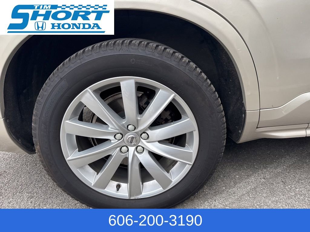 Used 2017 Volvo XC90 T6 Momentum w/ Vision Package image 5