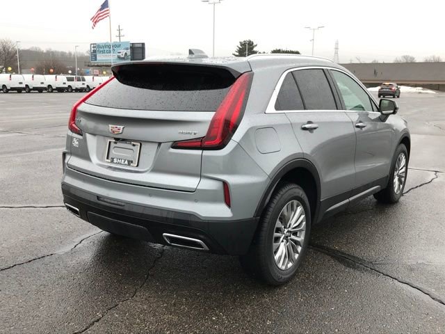 Certified 2025 Cadillac XT4 Premium Luxury FWD image 3