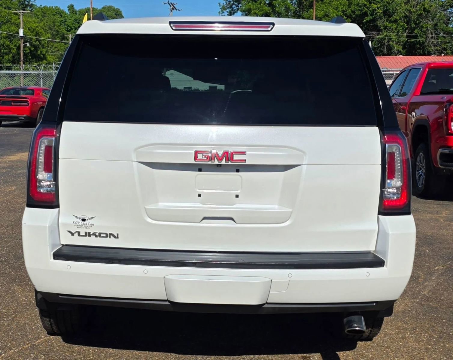 Used 2018 GMC Yukon SLT w/ Premium Edition AWD/4WD image 3