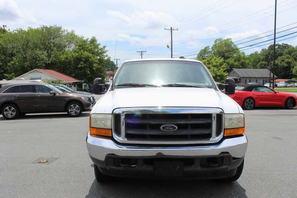 Used 2001 Ford F250 Lariat RWD image 2