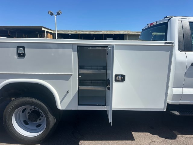 New 2024 Ford F450 XL w/ XL Chrome Package image 8