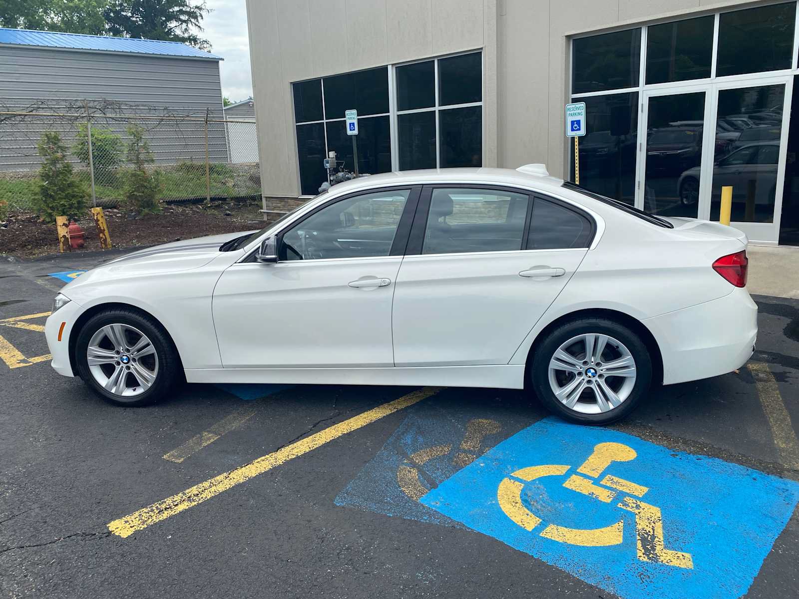 Used 2017 BMW 330i Sedan RWD image 11