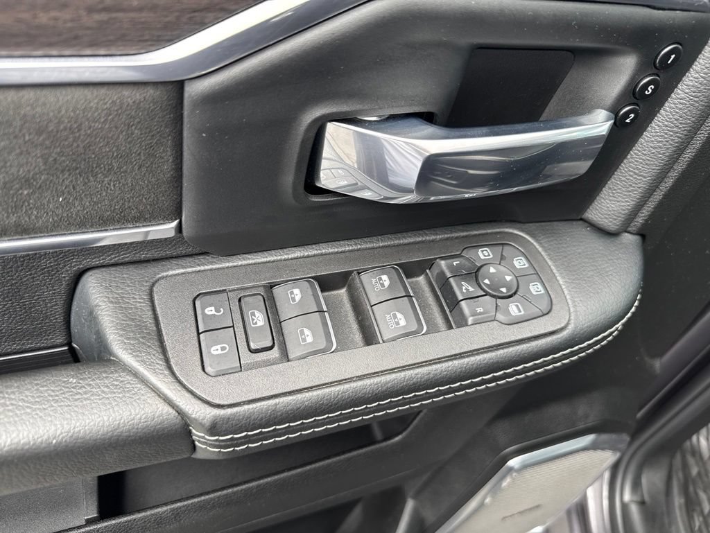 Certified 2025 RAM 3500 Laramie AWD/4WD image 15