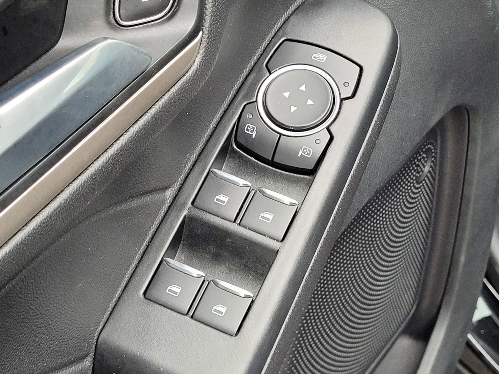 Used 2022 Ford Escape SEL image 17