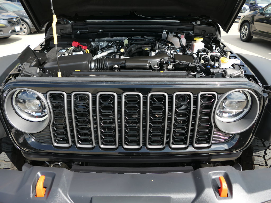 Certified 2026 Jeep Gladiator Mojave AWD/4WD image 28